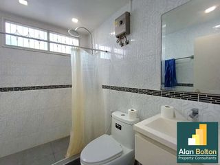 Casa adosada en alquiler y en venta de 2 habitaciones en Bang Lamung, Chonburi
