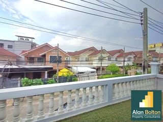 Casa adosada en alquiler y en venta de 2 habitaciones en Bang Lamung, Chonburi