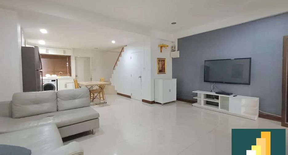 Reihenhaus zum Kauf mit 2 Zimmer in East Pattaya, Pattaya
