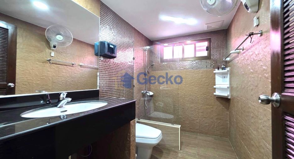 Аренда и продажа 4 спальни дом в Саттахип, Чонбури