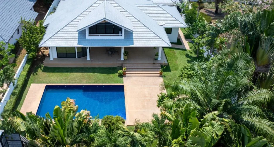 For sale 4 bedrooms house in East Pattaya, Pattaya