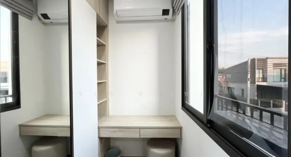 For rent 3 bedrooms townhouse in Bang Phli, Samut Prakan