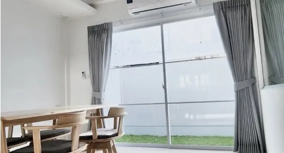 For rent 3 bedrooms townhouse in Prawet, Bangkok