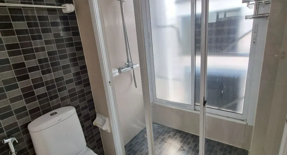 For rent and for sale 2 bedrooms condo in Wang Thonglang, Bangkok