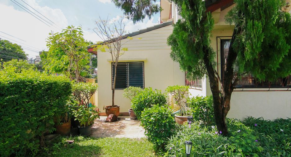 For sale 4 bedrooms house in Bang Na, Bangkok