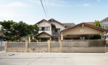 For sale 4 bedrooms house in Bang Na, Bangkok
