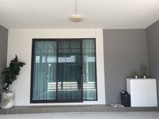 出售 2 卧室 联排别墅 在 Bang Phli, Samut Prakan