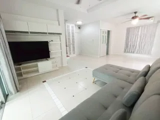 À vendre et à louer 4 chambres maison à Bang Sao Thong, Samut Prakan