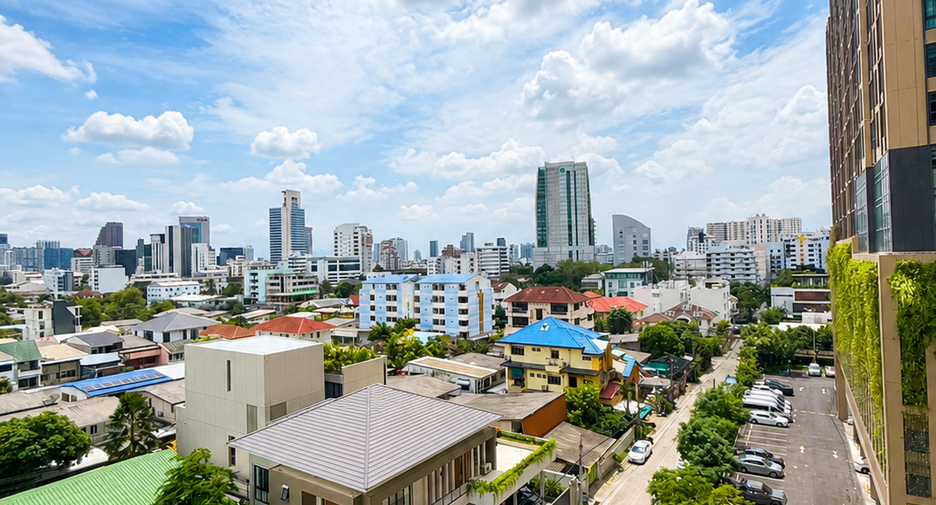 For sale 2 bedrooms condo in Phaya Thai, Bangkok