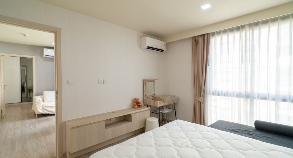 For sale 2 bedrooms condo in Huai Khwang, Bangkok