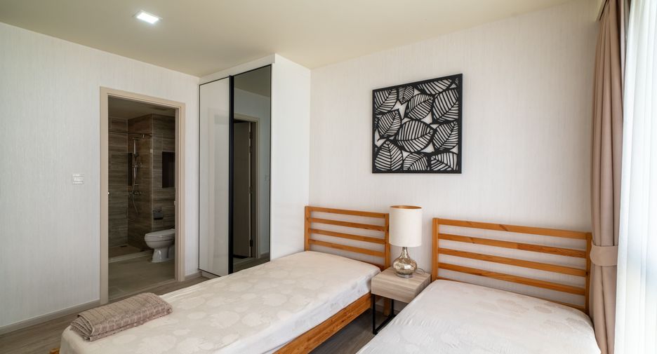 For sale 2 bedrooms condo in Huai Khwang, Bangkok