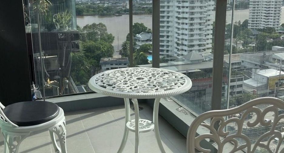 For rent 2 bedrooms condo in Yan Nawa, Bangkok
