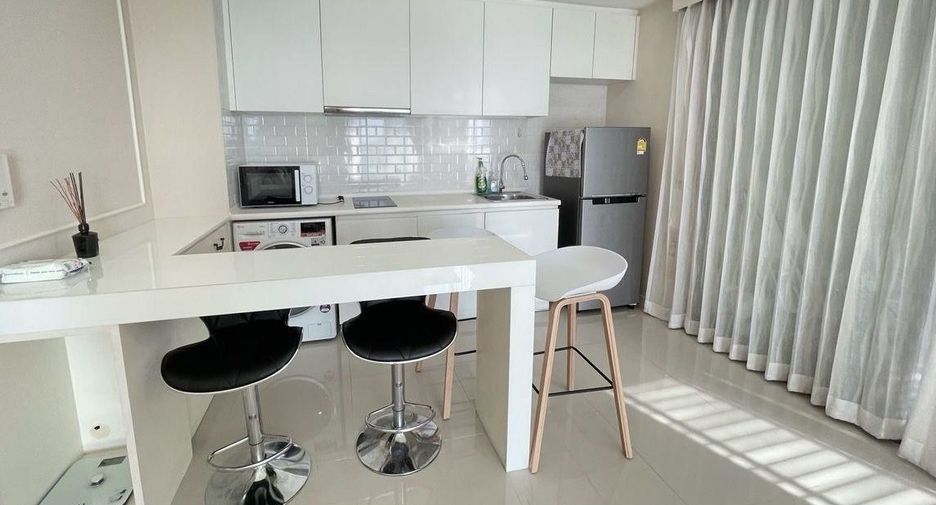 For rent 2 bedrooms condo in Yan Nawa, Bangkok