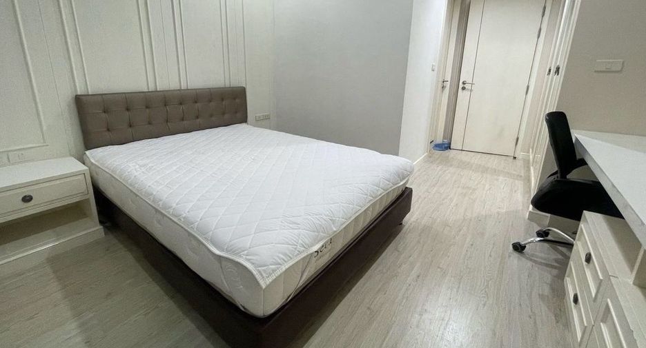For rent 2 bedrooms condo in Yan Nawa, Bangkok