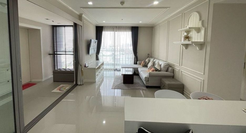 For rent 2 bedrooms condo in Yan Nawa, Bangkok