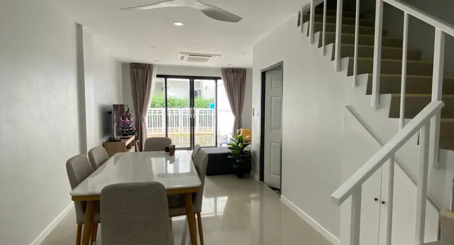 For rent 4 bedrooms townhouse in Ko Samui, Surat Thani