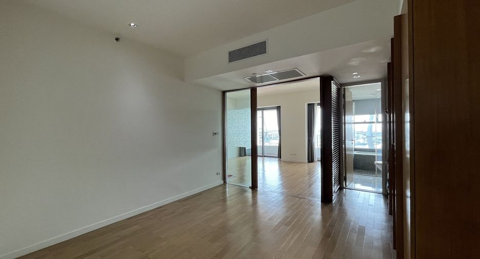 For sale studio condo in Yan Nawa, Bangkok