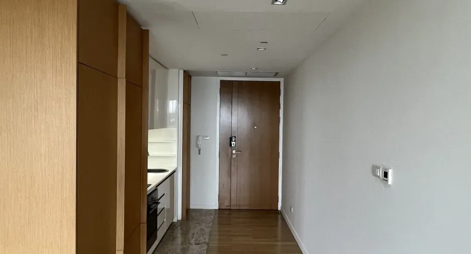 For sale studio condo in Yan Nawa, Bangkok