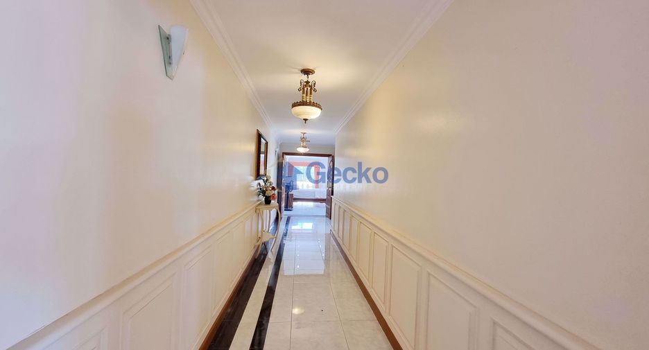 For sale 2 bedrooms condo in Pratumnak, Pattaya
