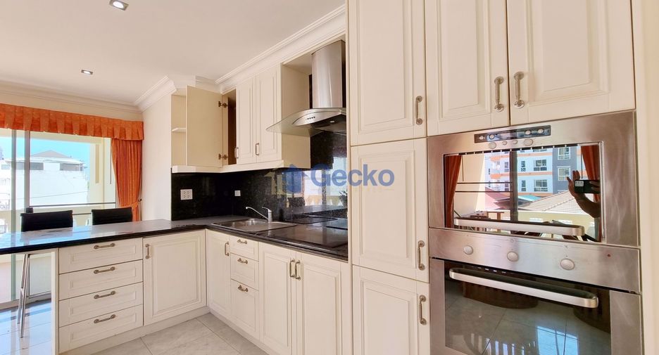 For sale 2 bedrooms condo in Pratumnak, Pattaya