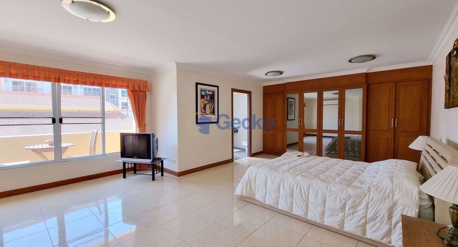 For sale 2 bedrooms condo in Pratumnak, Pattaya