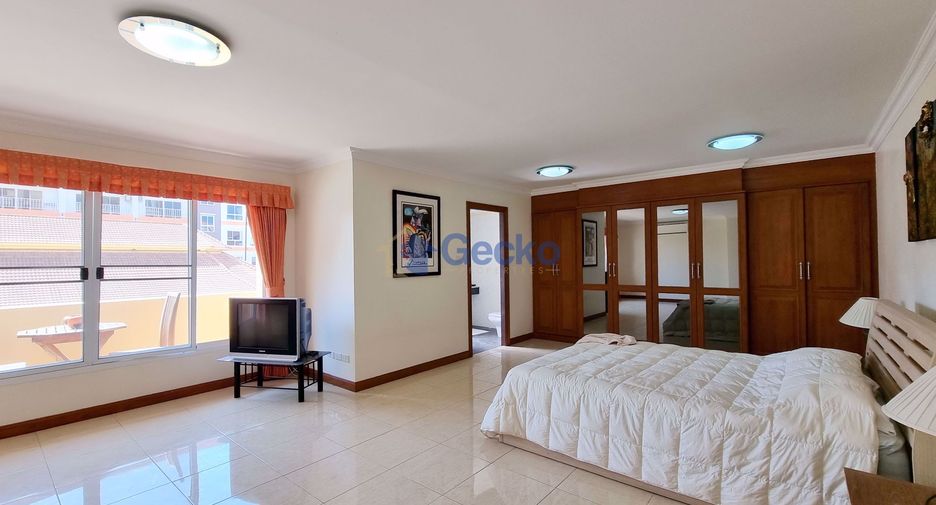 For sale 2 bedrooms condo in Pratumnak, Pattaya