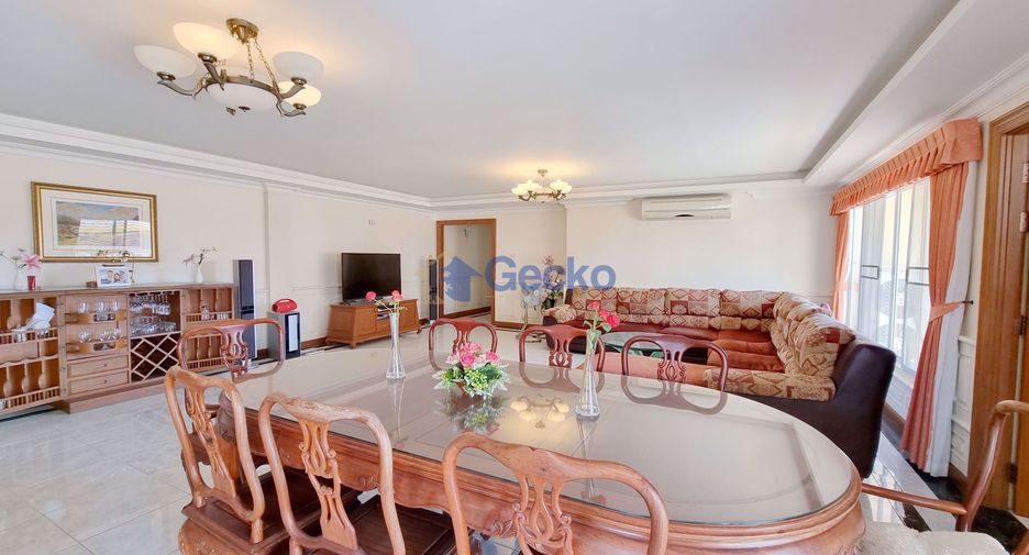 For sale 2 bedrooms condo in Pratumnak, Pattaya