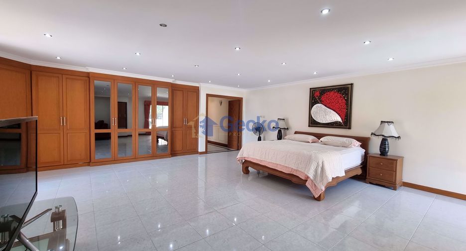 For sale 2 bedrooms condo in Pratumnak, Pattaya