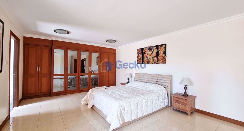 For sale 2 bedrooms condo in Pratumnak, Pattaya