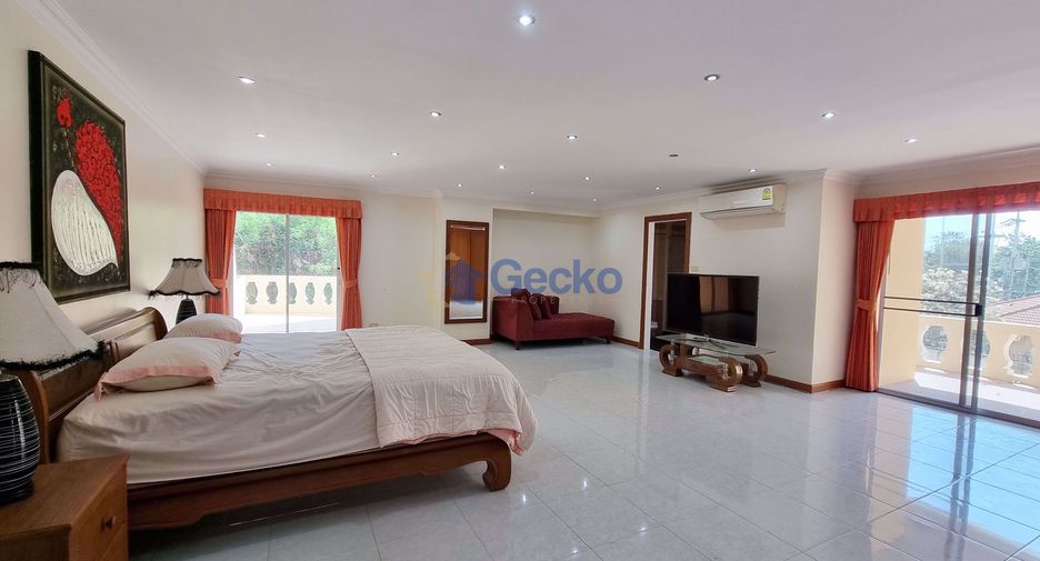 For sale 2 bedrooms condo in Pratumnak, Pattaya