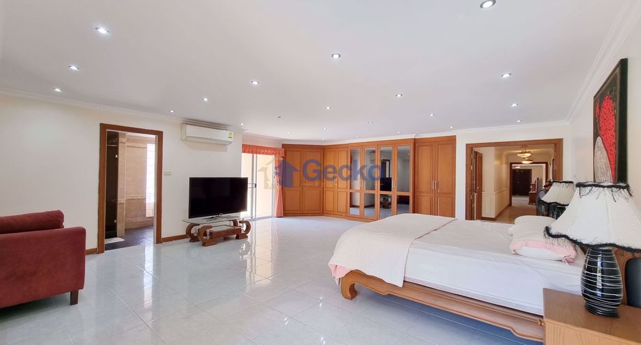 For sale 2 bedrooms condo in Pratumnak, Pattaya