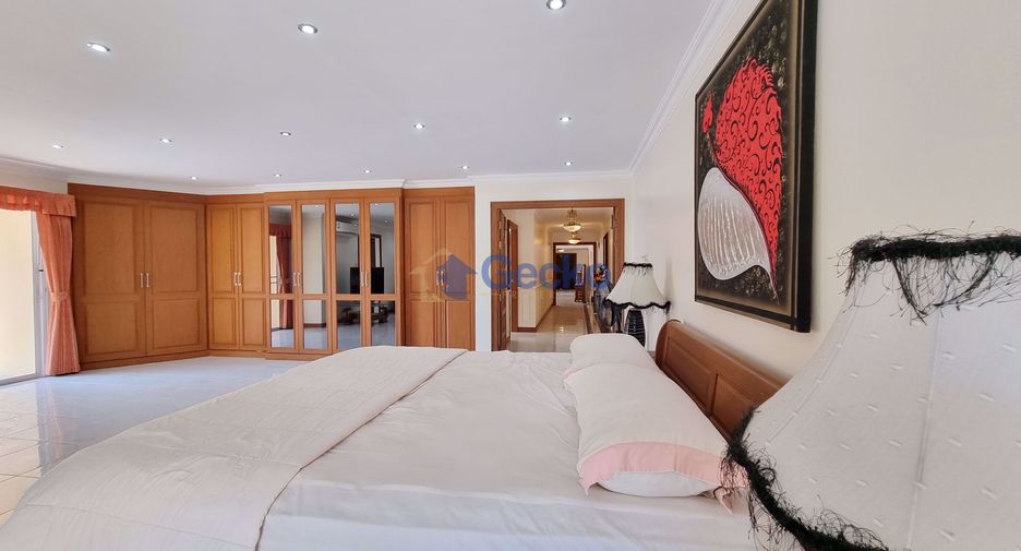 For sale 2 bedrooms condo in Pratumnak, Pattaya