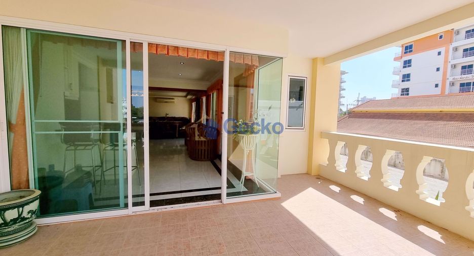 For sale 2 bedrooms condo in Pratumnak, Pattaya