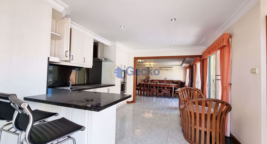 For sale 2 bedrooms condo in Pratumnak, Pattaya