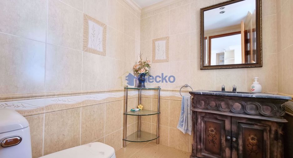 For sale 2 bedrooms condo in Pratumnak, Pattaya