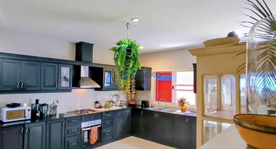 For rent 5 bedrooms house in Bang Lamung, Chonburi