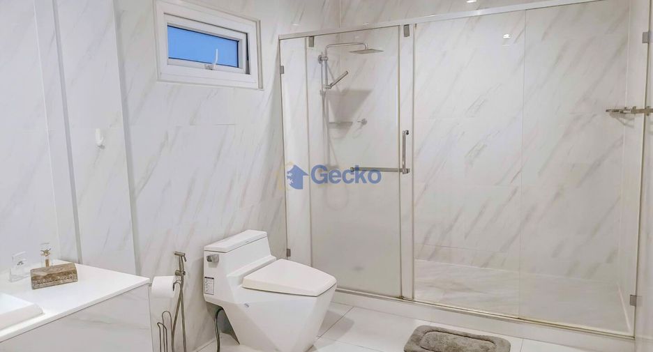 For rent 5 bedrooms house in Bang Lamung, Chonburi