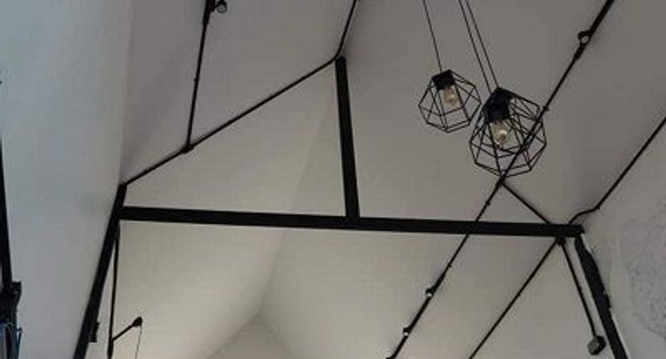 For sale 6 bedrooms retail Space in Bangkok Yai, Bangkok
