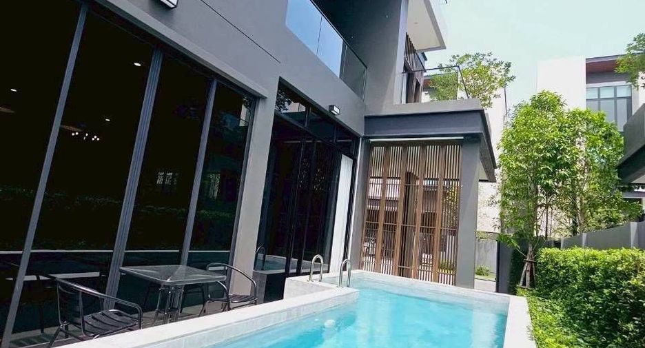 For rent 5 bedrooms house in Bang Kapi, Bangkok