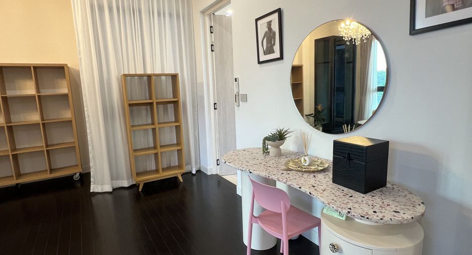 For rent 5 bedrooms house in Bang Kapi, Bangkok