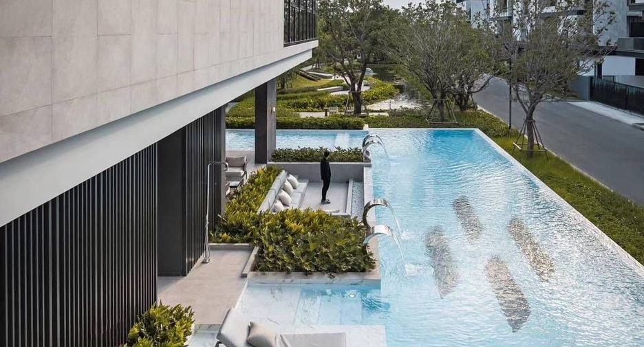 For rent 5 bedrooms house in Bang Kapi, Bangkok