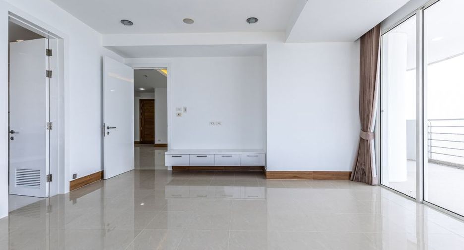 For sale 2 bedrooms condo in Jomtien, Pattaya