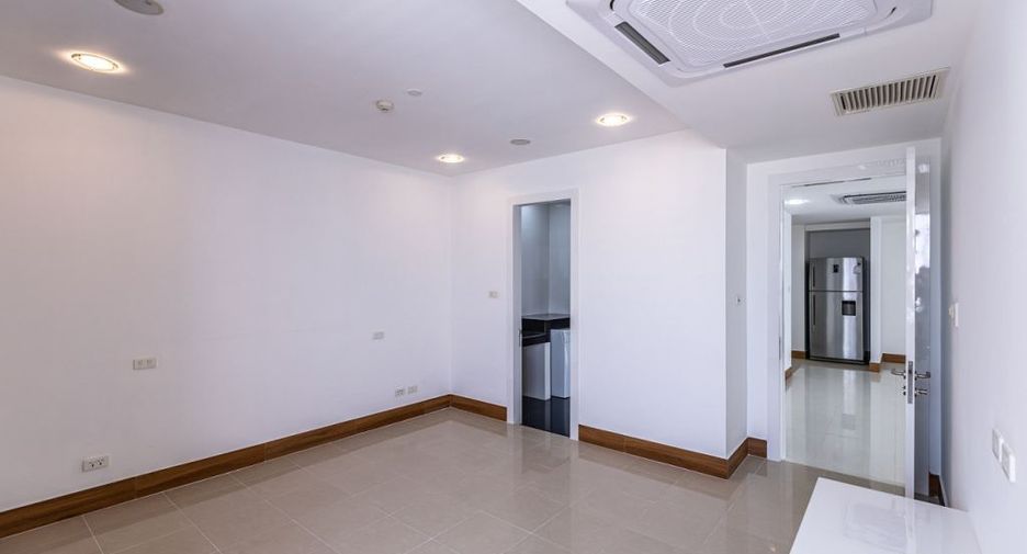 For sale 2 bedrooms condo in Jomtien, Pattaya