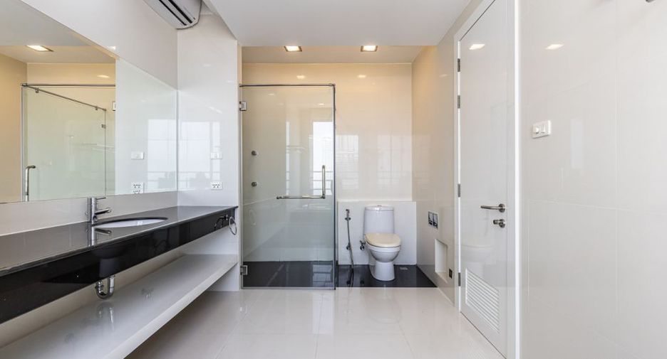 For sale 2 bedrooms condo in Jomtien, Pattaya