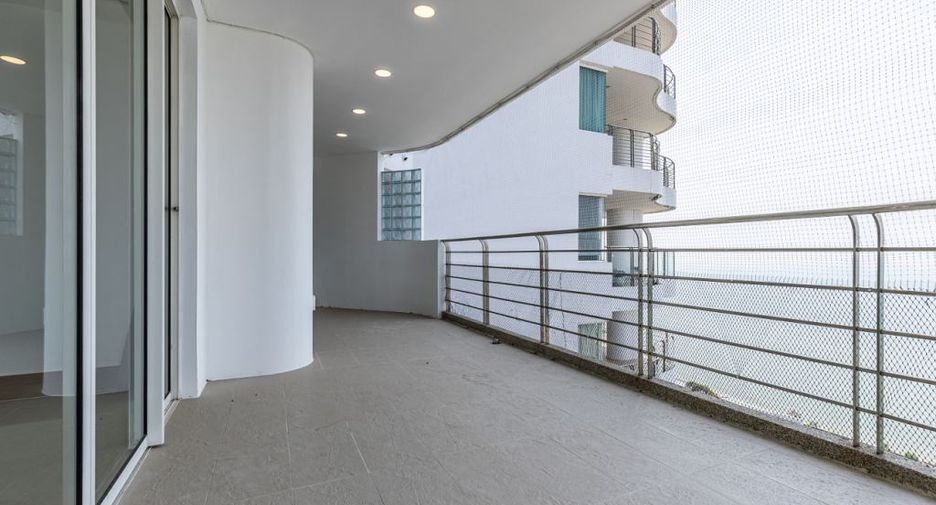 For sale 2 bedrooms condo in Jomtien, Pattaya