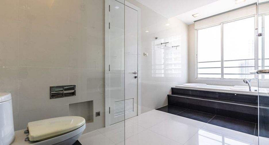 For sale 2 bedrooms condo in Jomtien, Pattaya