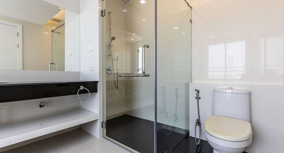 For sale 2 bedrooms condo in Jomtien, Pattaya