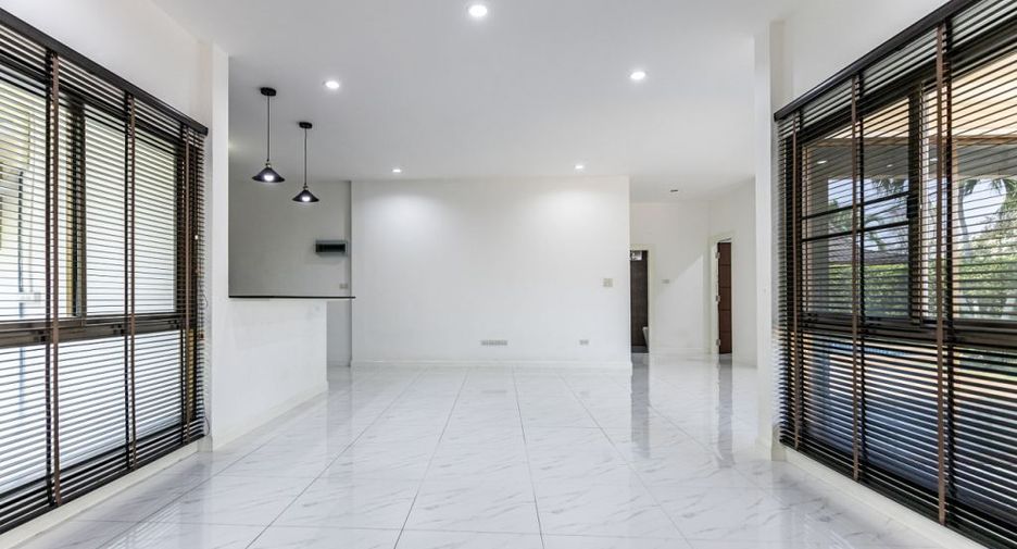 For sale 2 bedrooms house in East Pattaya, Pattaya