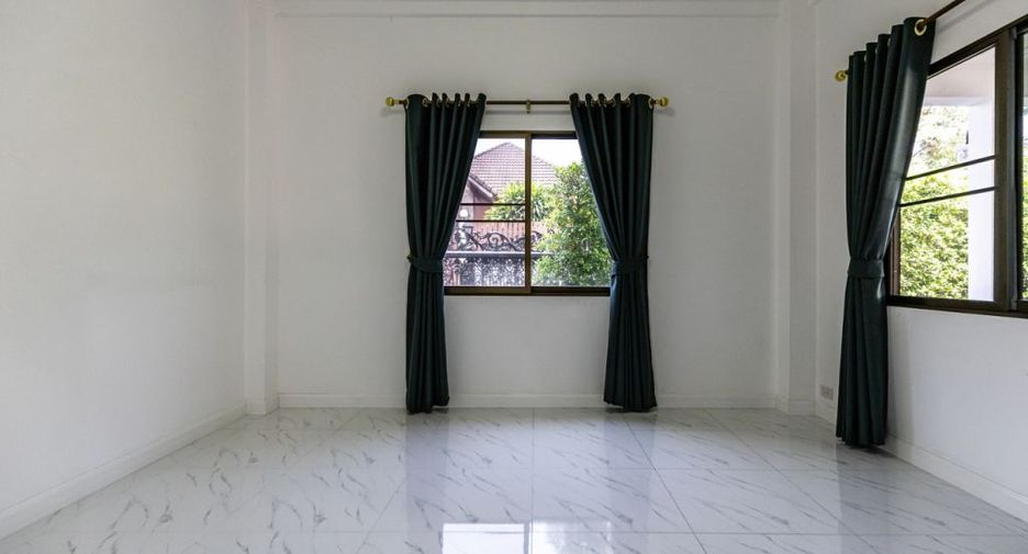 For sale 2 bedrooms house in East Pattaya, Pattaya