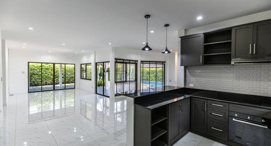 For sale 2 bedrooms house in East Pattaya, Pattaya